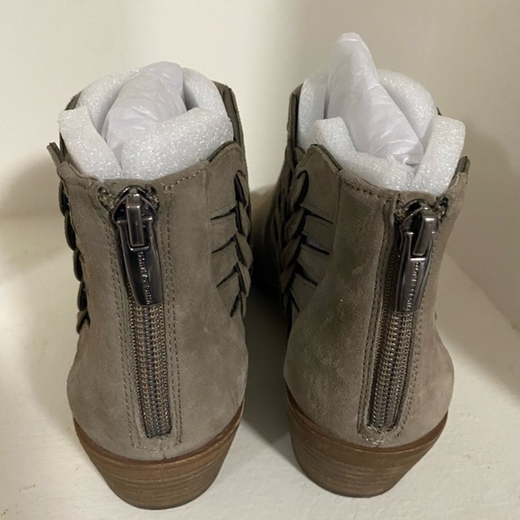 New no box Sz8 womens Vince Camuto bootie - Picture 3 of 4
